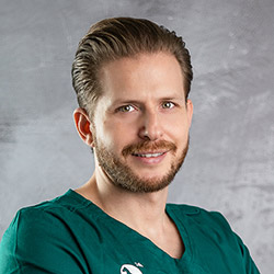 lek.wet. spec.chirurg Kacper Weigel